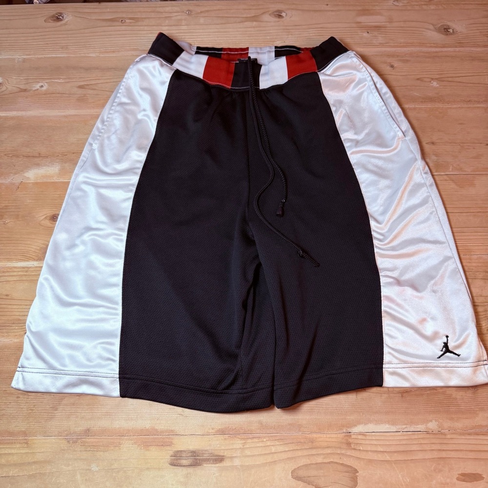 Vintage Jordan Brand Mens Basketball Shorts Black White Red Mesh Jumpman Large